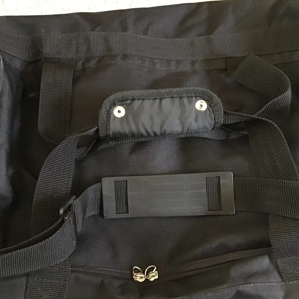 Molson Canadian Large Duffel Bag - Picture 5 of 6